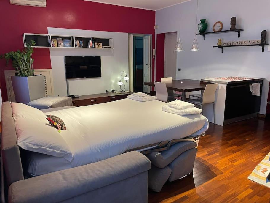 Cozy Flat Mins Walk To Navigli And Metro Porta Genova Apartment Milan Exterior photo